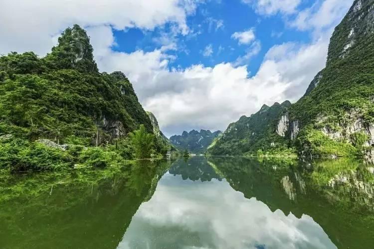 警察战僵尸无敌版